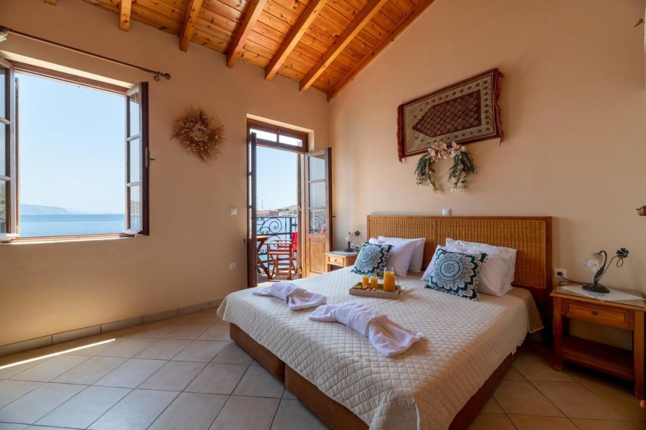 Villa Leleka Chalki Town ภายนอก รูปภาพ