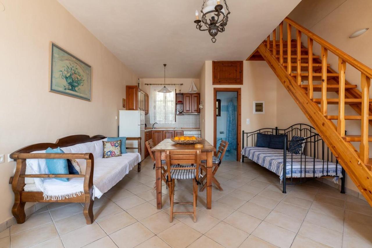 Villa Leleka Chalki Town ภายนอก รูปภาพ