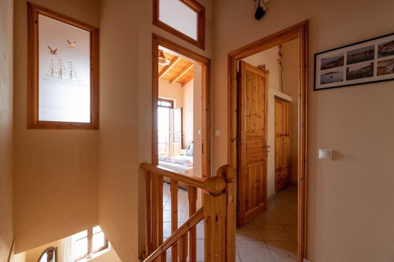 Villa Leleka Chalki Town ภายนอก รูปภาพ